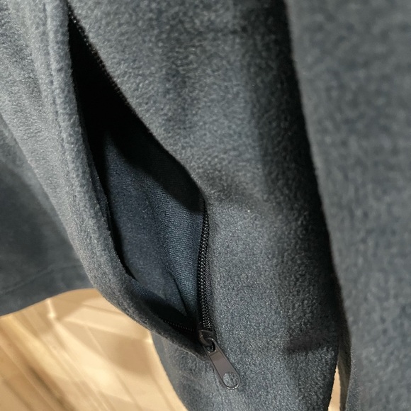 Columbia NEW, unisex extra large Columbia fleece jacket emerald green. - Picture 9 of 9